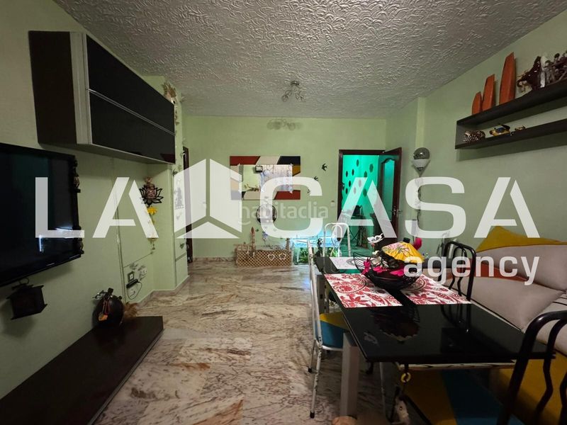Foto af535150-fa96-4457-b5bf-c51a13046eb3. Pis amb aparcament a colores - entreparques Sevilla