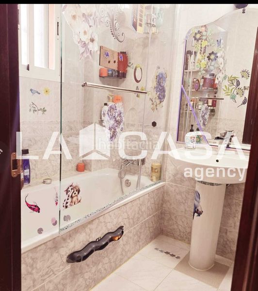 Foto d988c9c3-03ce-42ec-bbd7-9396cb78ff0e. Pis amb aparcament a colores - entreparques Sevilla