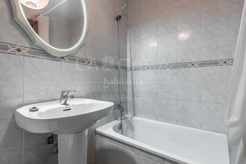 Foto e8886a60-2cfd-4dc9-b77c-3b15c2cfea96. Piso en Palacio Madrid