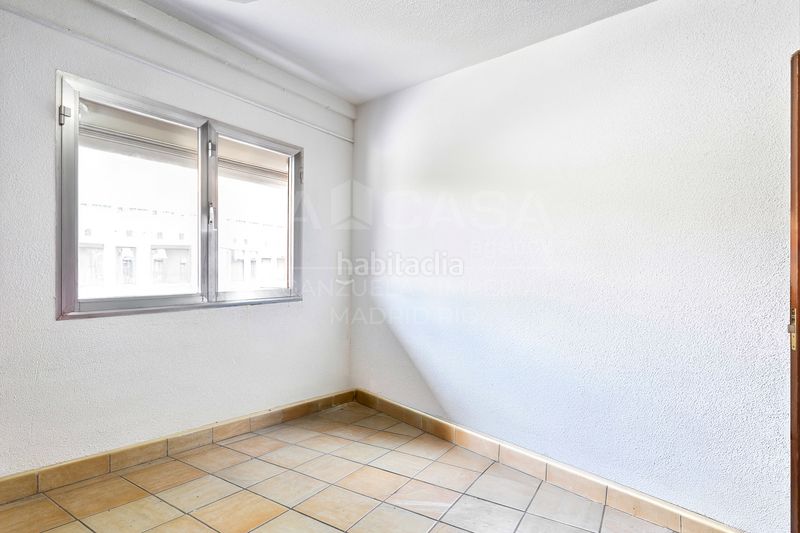 Foto 8ac3b9d4-226a-4ec5-831a-6ea89e479603. Pis amb calefacció a Moscardó Madrid