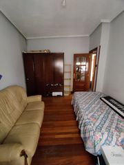 Etagenwohnung in Barrio de Uribarri