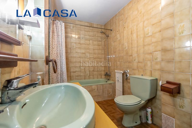 Foto f1333942-d5f4-49c9-ad99-6bdce55d8f64. Pis amb calefacció a Guindalera Madrid