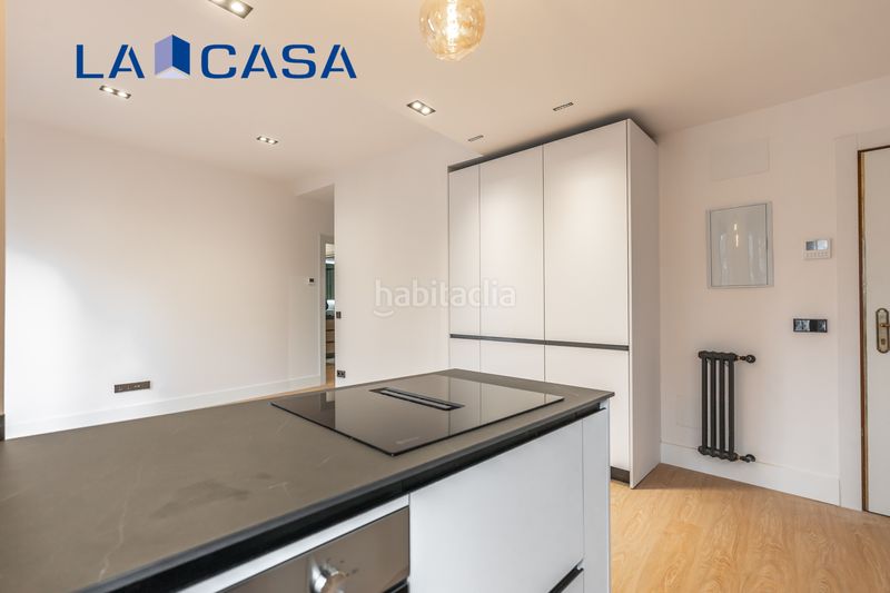 Foto 727fb7f5-f9fc-4ba9-89cf-bbedba7aff9b. Piso en Imperial Madrid