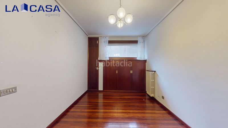 Foto c91a8d41-decb-4021-a752-fc0ea401b912. Pis amb aparcament a Castaños - Begoñaibarra Bilbao