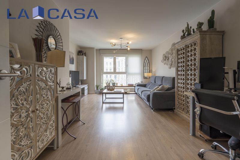 Foto 51e2761f-ef04-46ae-abff-a67167a16694. Pis amb aparcament piscina a Villaverde Alto Madrid