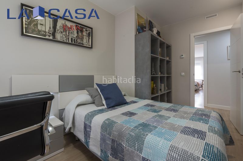 Foto dbbaa533-028a-4c46-9504-469e2ecf08af. Pis amb aparcament piscina a Villaverde Alto Madrid