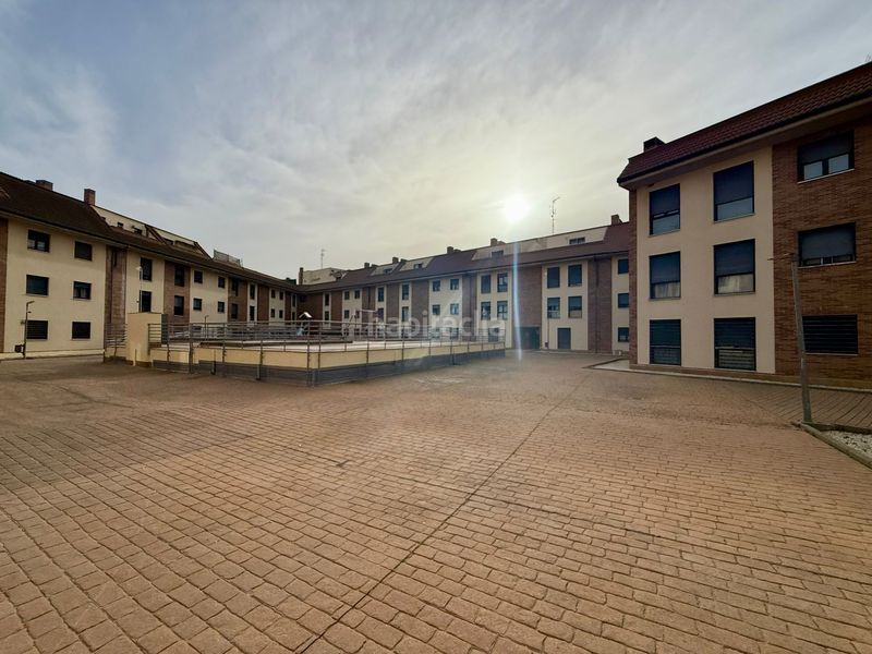 Foto c468a3a9-83bd-49a2-ad76-007ab9be21a4. Pis amb aparcament piscina a Cedillo del Condado