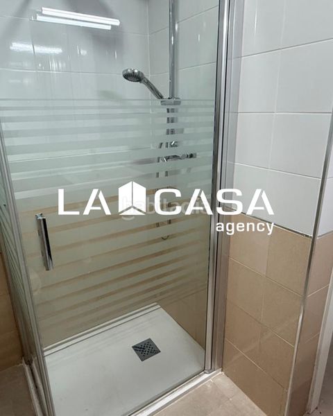 Foto 4b686b60-5f0f-49ea-ba29-515943a9b5b1. Pis a Feria Sevilla