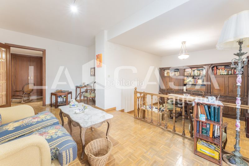 Foto 19e9f459-4040-4727-a4b4-41fa0f5c2c93. Pis a Ciutat Jardí Valencia