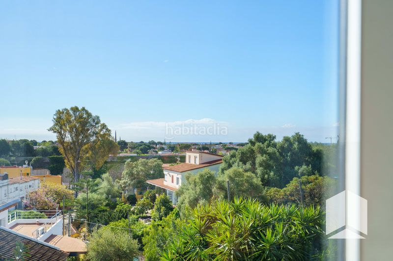Foto 9a58c159-efdf-4990-a8bc-faeb7d54c3b5. Xalet amb aparcament piscina a Montmar Castelldefels