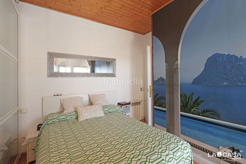 Foto d6698e4f-6c61-4ba8-84c2-86a87ac841f7. Dúplex ático dúplex listo para entrar a vivir en la zona de Can Clota. en Esplugues de Llobregat