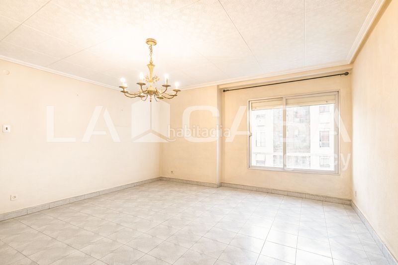 Foto a9189a8e-42a9-4b5a-a584-b687c6a30a70. Pis a La Bega Baixa - Plaza Xúquer Valencia
