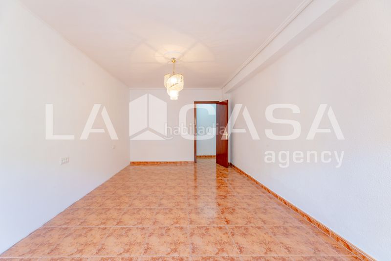 Foto 77e670a4-8edf-47bd-ae4f-30632bae5a7a. Pis a L´Amistat Valencia