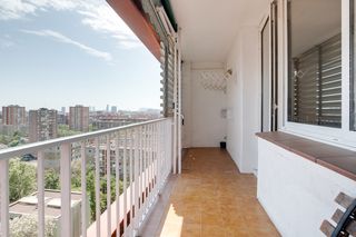 Duplex in La Verneda - La Pau