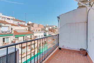 Pis a Guinardó. Ático dúplex en la zona de el guinardó, totalmente exterior y ll