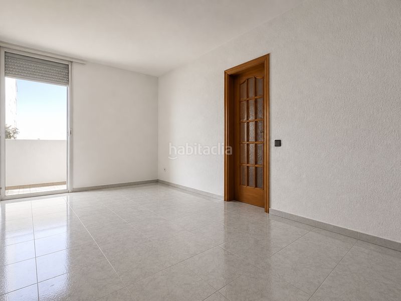Foto aa62a189-db4b-41a0-a19e-bbf30efade14. Pis a Canyelles Barcelona