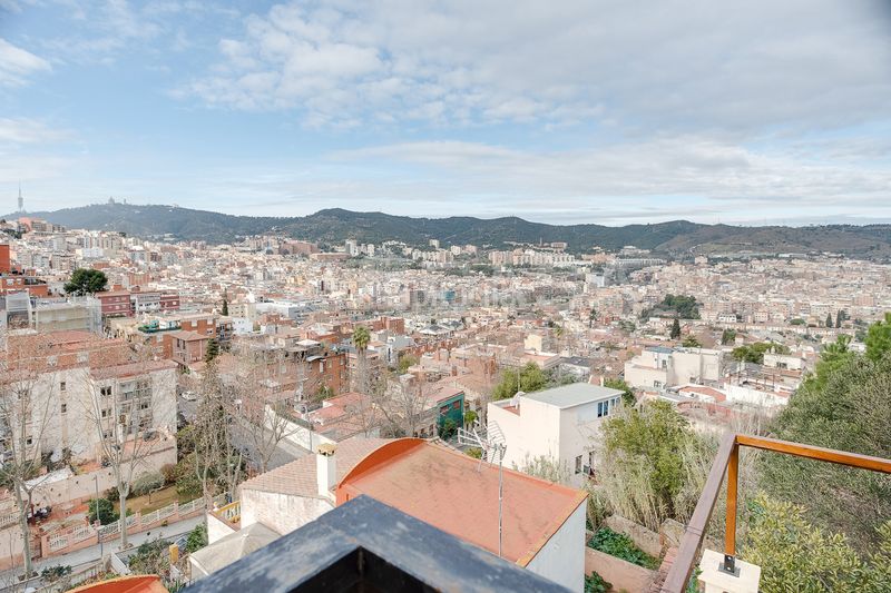 Foto 13a175c7-daa1-4818-aff3-baedd74f3eec. Casa amb calefacció a La Font d´en Fargues Barcelona