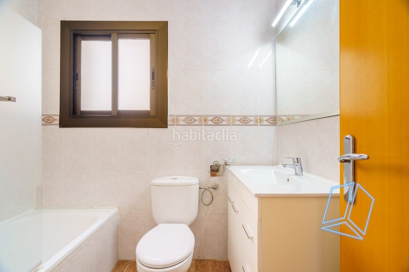 Foto fe9e9c6a-fd2d-4ea5-8592-02f25da25123. Pis a Diagonal-Colomeres Gavà