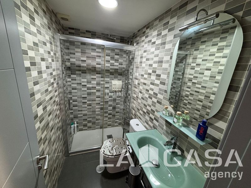 Foto f2a53f26-03b1-4144-980f-30119823f4e2. Casa adossada a Avenida de Europa Montequinto