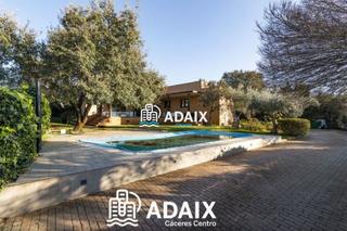Xalet  C. el pradillo. Esta impresionante casa chalet independiente en venta es una pro