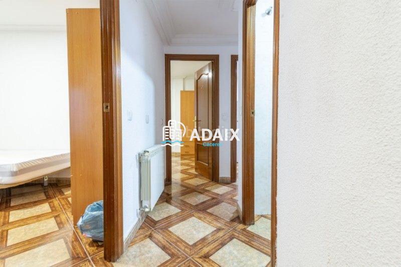 Foto 0e07910b-5701-472d-9a70-09b691ba5068. Piso este magnífico piso en venta, ubicado en antonio hurtado, es una verdadera joya en pleno Centro . tanto si buscas un lug en Cáceres