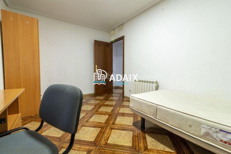 Foto 369a19c4-3b98-4589-a7df-9b7eedc912f3. Piso este magnífico piso en venta, ubicado en antonio hurtado, es una verdadera joya en pleno Centro . tanto si buscas un lug en Cáceres