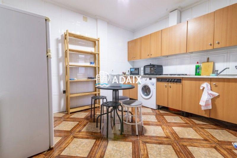 Foto ef6f9e13-1963-4168-b4a1-cfd417d5c83c. Piso este magnífico piso en venta, ubicado en antonio hurtado, es una verdadera joya en pleno Centro . tanto si buscas un lug en Cáceres