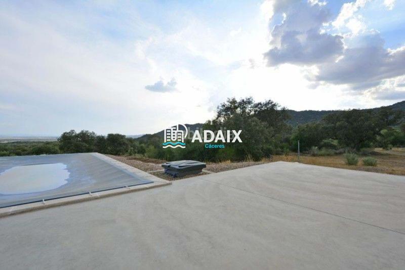Foto 1a81bc32-166a-4636-b724-9aee74a6de3a. Casa te presentamos esta increíble casa de campo en venta, una espectacular villa de nueva construcción ubicada en plena dehesa extreme en Zarza de Montánchez
