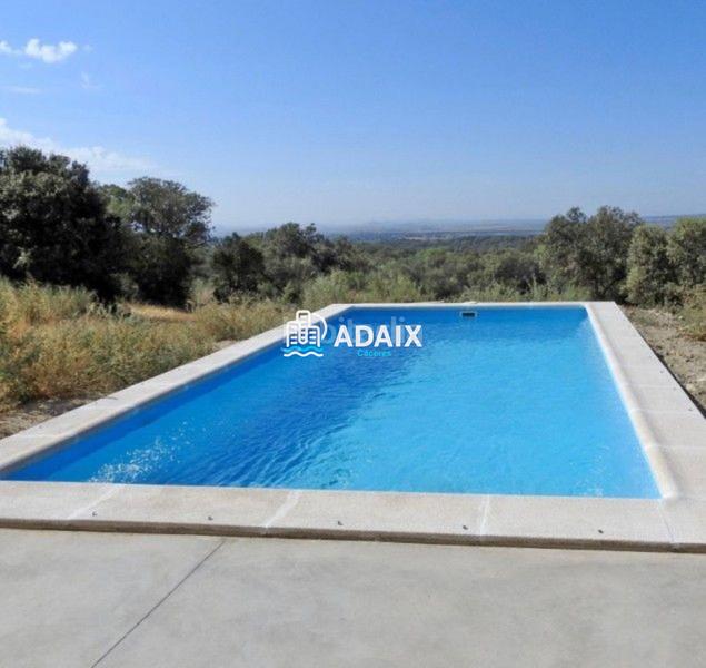 Foto 37f312e1-9d7a-4060-a69a-4d6d90b0f160. Casa te presentamos esta increíble casa de campo en venta, una espectacular villa de nueva construcción ubicada en plena dehesa extreme en Zarza de Montánchez