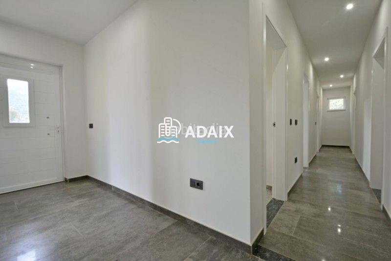 Foto 5460e1b8-a496-4462-8d4d-f4ad692a01b7. Casa te presentamos esta increíble casa de campo en venta, una espectacular villa de nueva construcción ubicada en plena dehesa extreme en Zarza de Montánchez