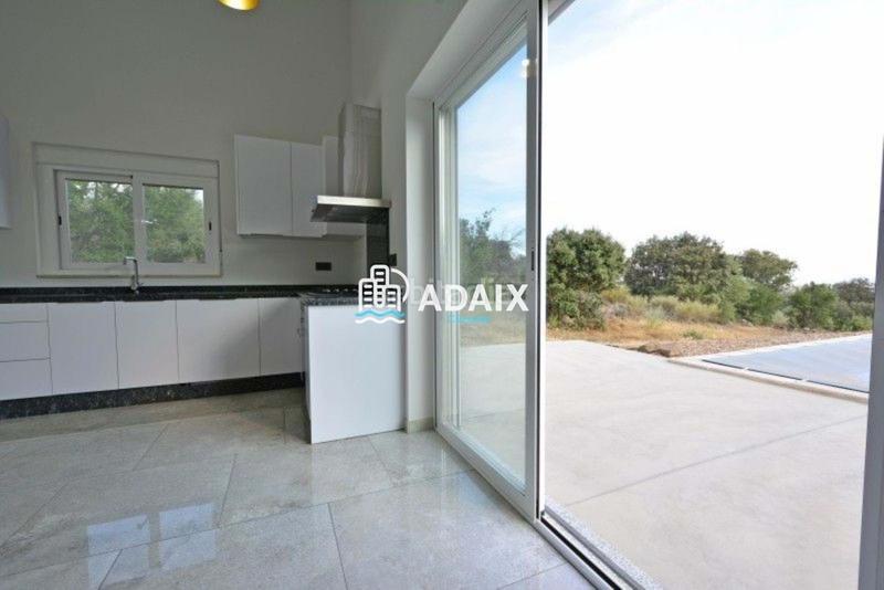 Foto ce5bf878-49a7-4d94-a504-a2bc931ffafa. Casa te presentamos esta increíble casa de campo en venta, una espectacular villa de nueva construcción ubicada en plena dehesa extreme en Zarza de Montánchez