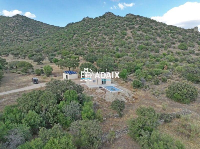 Foto dfeb12bc-8fb2-49fb-ac03-88f2061d6aff. Casa te presentamos esta increíble casa de campo en venta, una espectacular villa de nueva construcción ubicada en plena dehesa extreme en Zarza de Montánchez