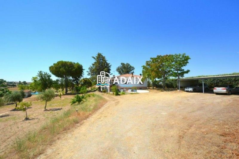Foto 1d234d30-6374-4ff8-8979-5bb0dd30ef48. Casa amb aparcament piscina a Casar de Cáceres