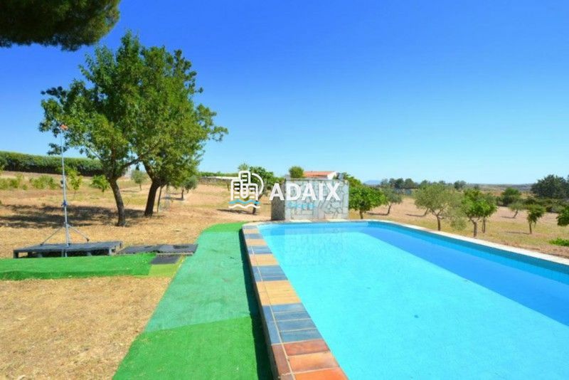 Foto 2bbb2c14-2348-455b-84e4-b44cb684e336. Casa amb aparcament piscina a Casar de Cáceres