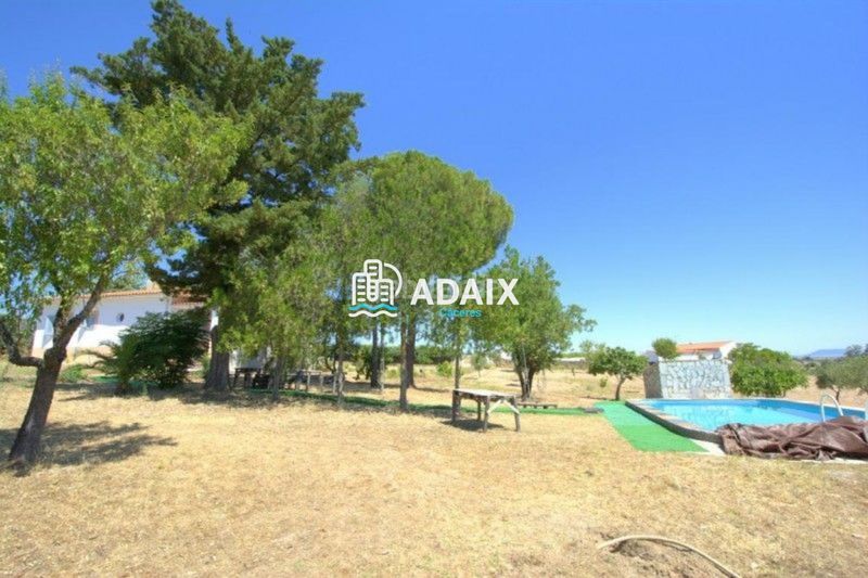 Foto 97be1d59-9532-4ce4-9d98-ab55a45721be. Casa amb aparcament piscina a Casar de Cáceres