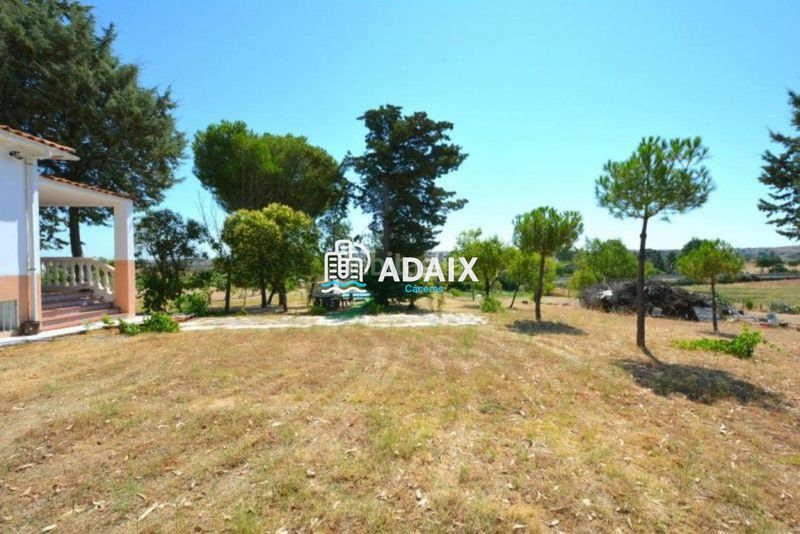 Foto da779e22-c3b3-4be1-93aa-e87e7d6f8e1d. Casa amb aparcament piscina a Casar de Cáceres