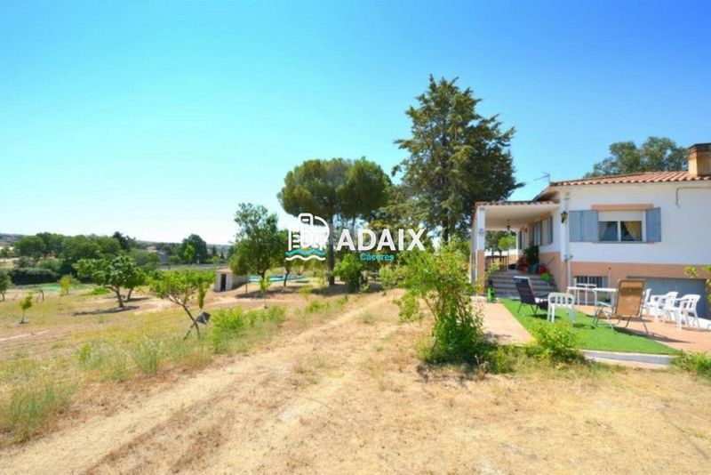 Foto e03e4f9c-5059-4582-89cc-e5b74b6b2f14. Casa amb aparcament piscina a Casar de Cáceres