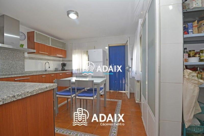 Foto 3f9d6358-53e2-4858-aa15-f62f2f195cd6. Maison avec piscine dans Campus Universitario Cáceres