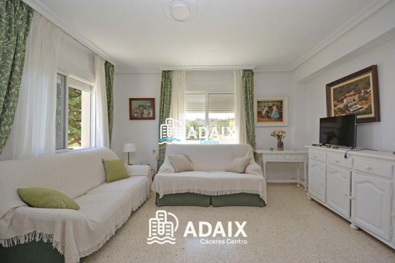 Foto 58baef93-8155-43f7-9621-2a33890fae66. Maison avec piscine dans Campus Universitario Cáceres