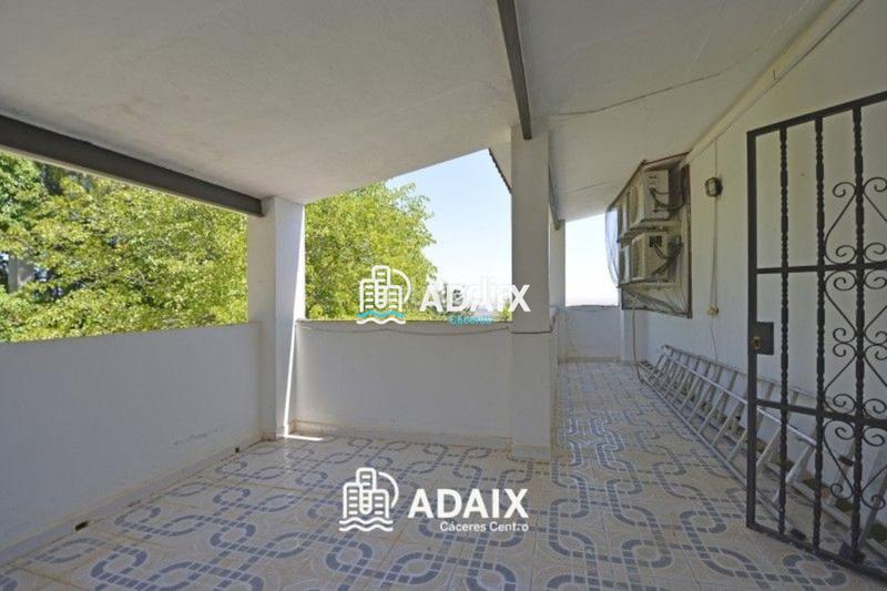 Foto 986cd740-3bf2-43c7-8a77-8ae4e0d2ffd7. Maison avec piscine dans Campus Universitario Cáceres