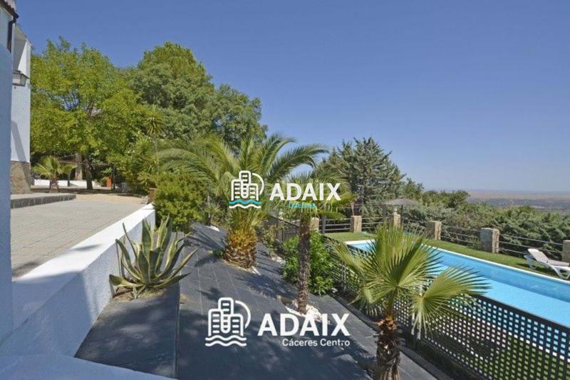 Foto 9974d09d-bff5-4f38-928e-ed4350101e55. Maison avec piscine dans Campus Universitario Cáceres