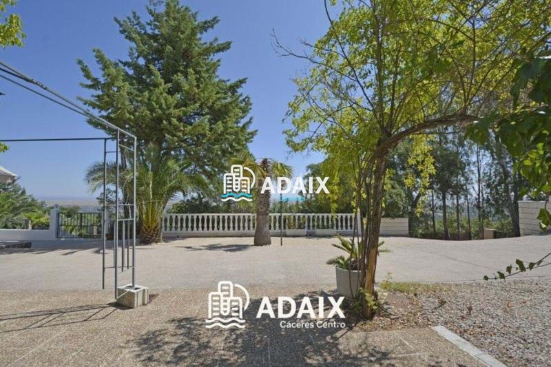 Foto a20900c4-509e-4c78-ade2-085b89d6260e. Maison avec piscine dans Campus Universitario Cáceres