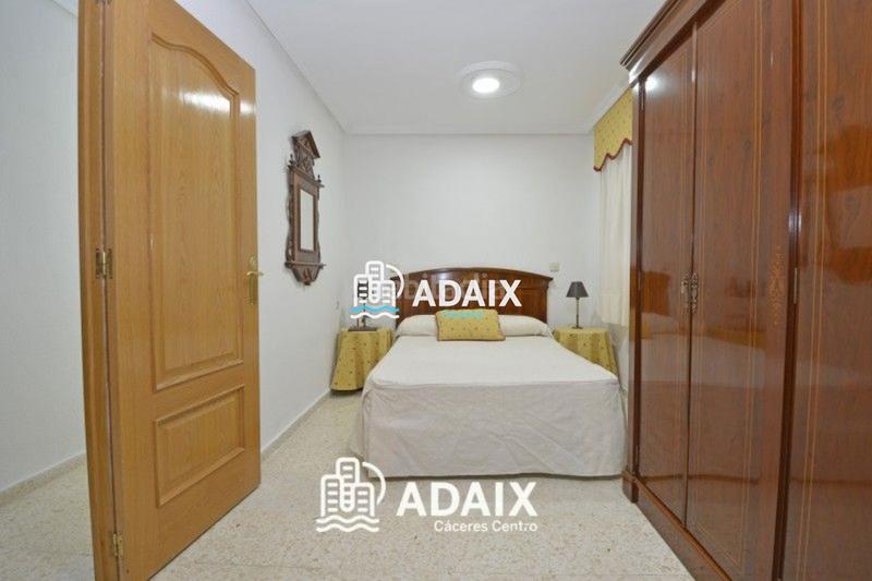 Foto b7287a3e-7dc3-4d6a-9fc9-f476bb71f2c5. Maison avec piscine dans Campus Universitario Cáceres