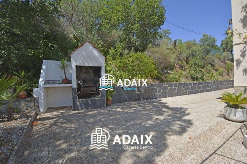 Foto bf093737-f4e0-414d-9581-04ef2659ff89. Maison avec piscine dans Campus Universitario Cáceres