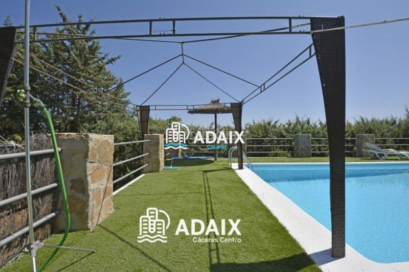 Foto c93aaa23-f524-45c8-af75-5e820ddc7241. Maison avec piscine dans Campus Universitario Cáceres