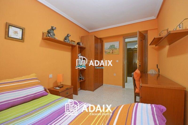 Foto d112d726-8c34-4ffa-9c31-6ce334c4197b. Maison avec piscine dans Campus Universitario Cáceres