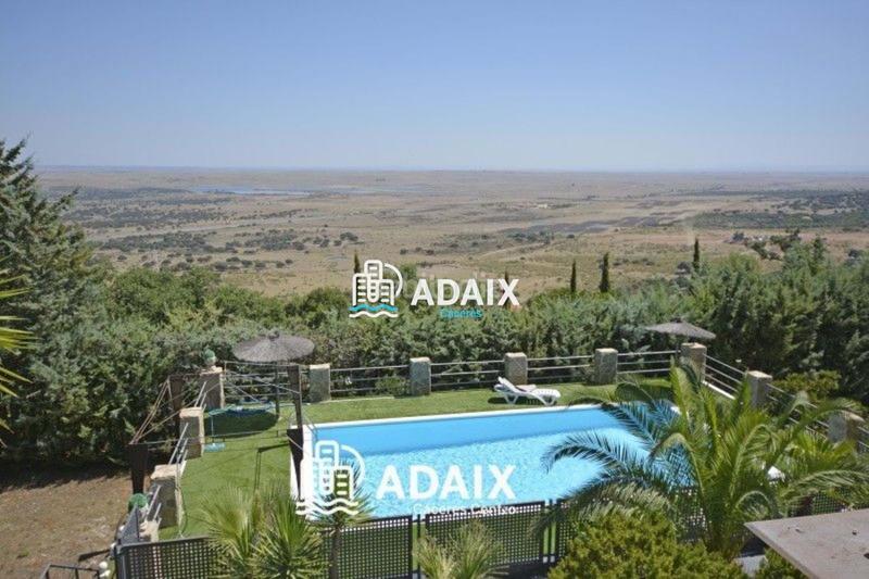 Foto d1158b4f-c16c-42b1-9889-e2092b283bf7. Maison avec piscine dans Campus Universitario Cáceres