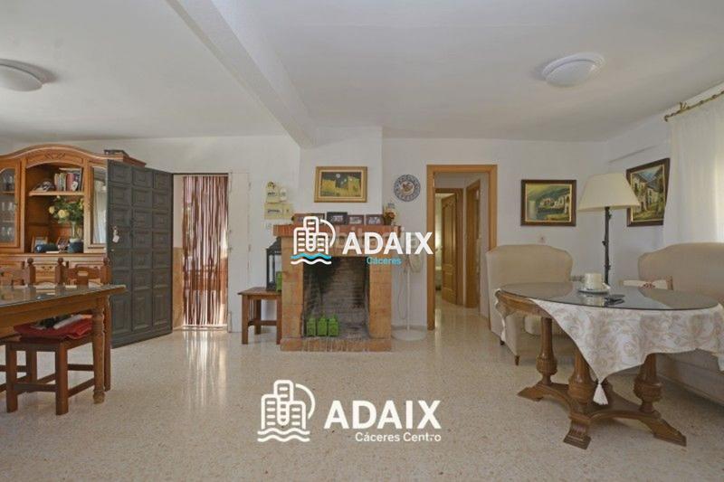 Foto d26f2d50-6d04-416d-9631-d190d3dddec2. Maison avec piscine dans Campus Universitario Cáceres