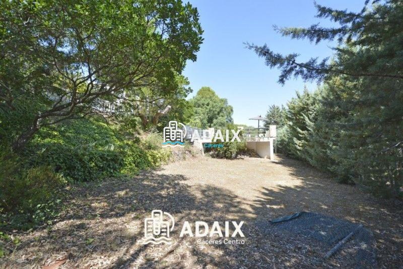 Foto d9a25ba8-4706-4d0d-a810-1e5c8e722773. Maison avec piscine dans Campus Universitario Cáceres