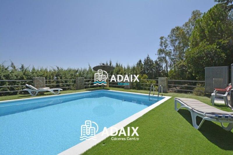 Foto db482a3d-b255-48e6-b1f8-9ae178e400b6. Maison avec piscine dans Campus Universitario Cáceres